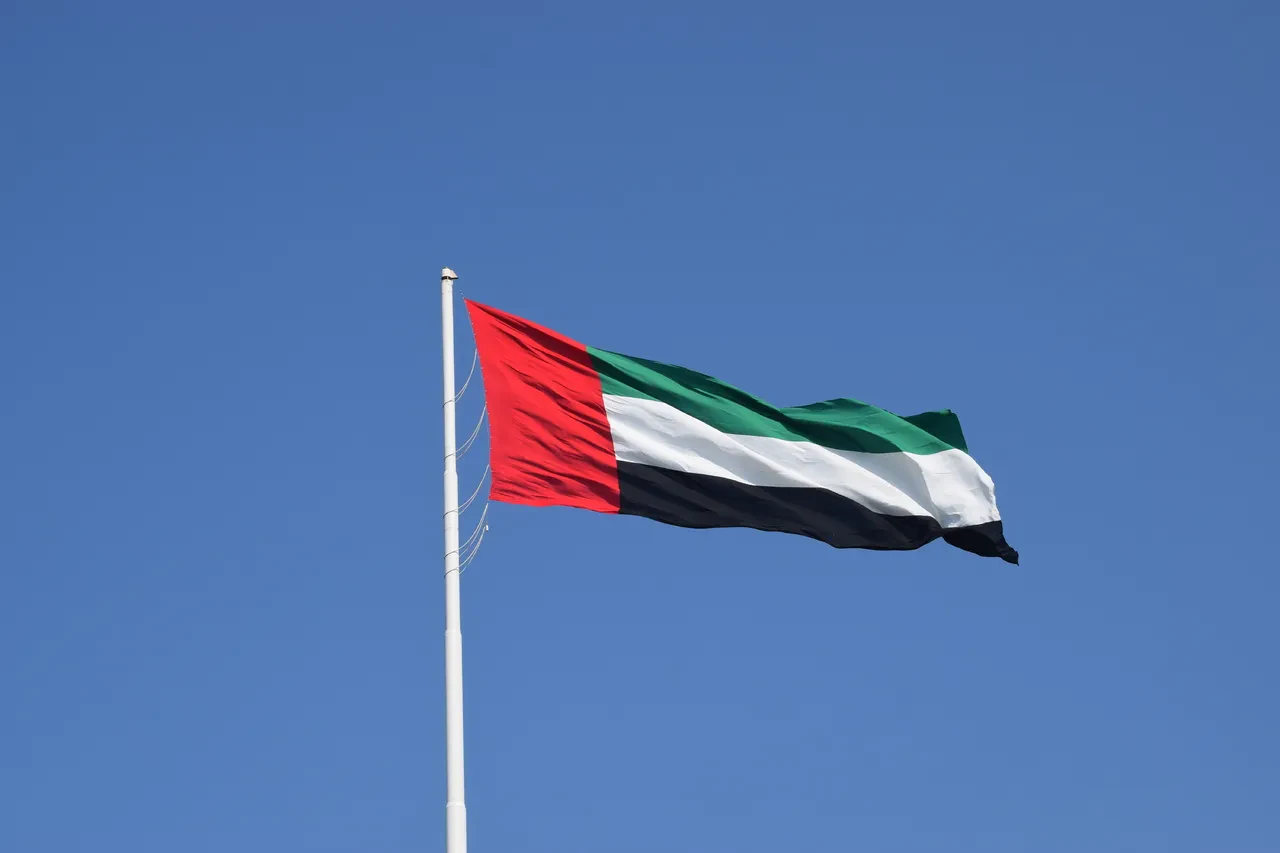 Как иностранцам учить арабский язык в Дубае и ОАЭ: проблемы, решения и онлайн‑альтернатива